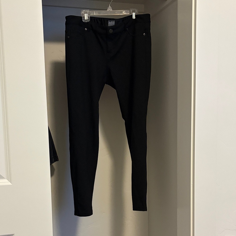 Black Strechy Skinny Jeans / Slacks